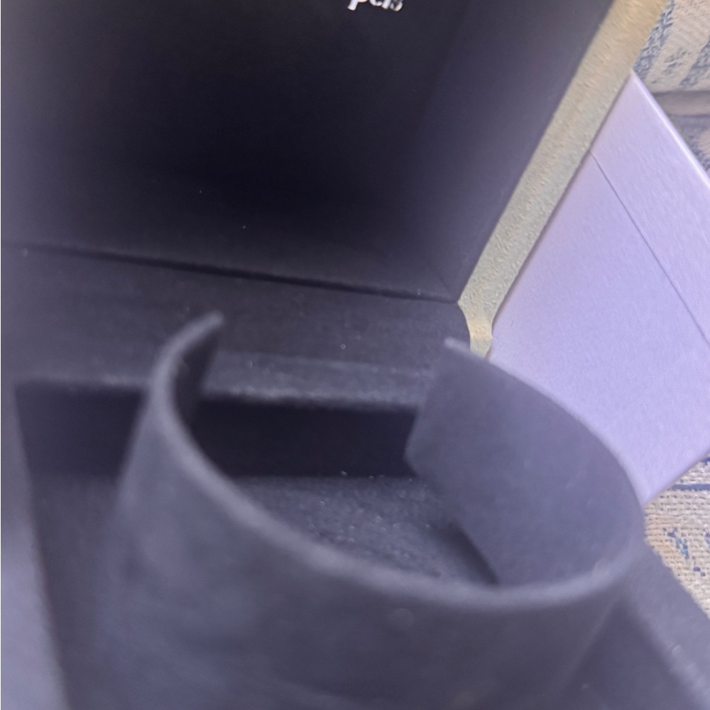 Authentic Van Cleef & Arpels Bracelet Box - image 5